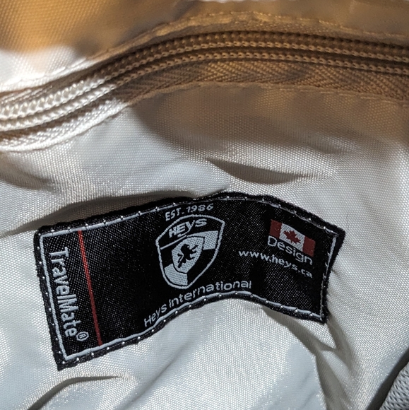 Heys Crossbody Bag and Neck Wallet - Picture 11 of 11